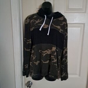 Arizona Jean camo hoodie size Medium